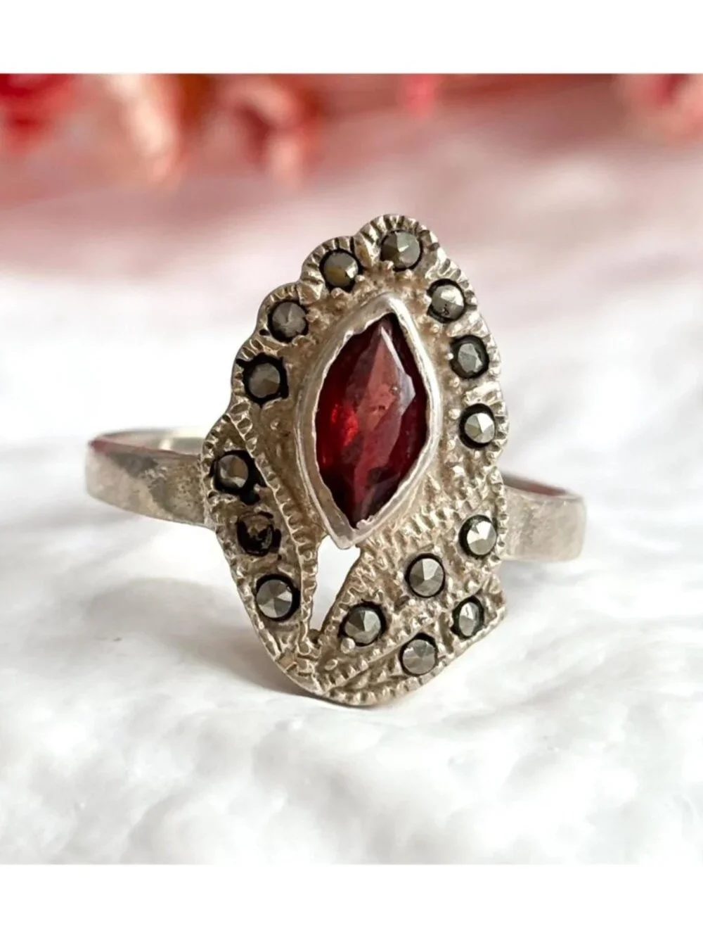 Art Deco Floral Garnet & Marcasite Sterling Silver 925 Vintage Ring - sz 7.5